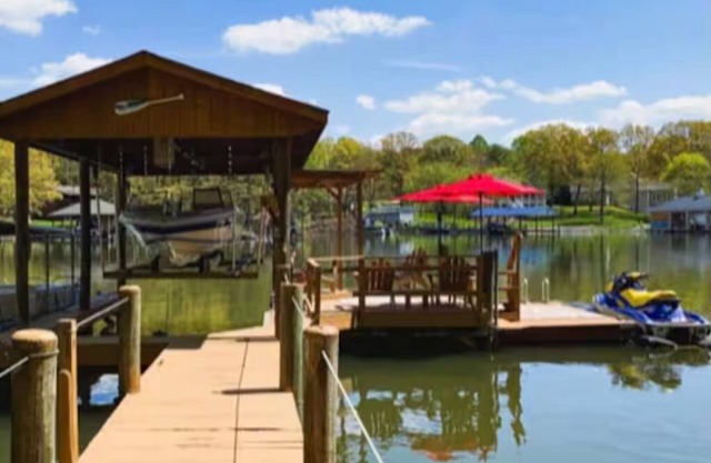 Beautiful 2-bedroom house on lakefront with dock.