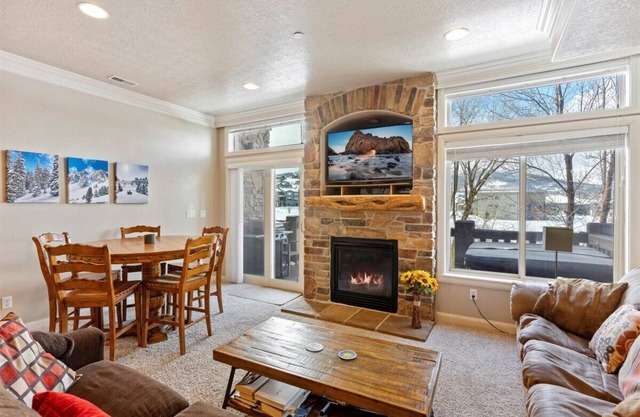 Beautiful 2 bedroom Huntsville, Utah condo with a private hot tub.