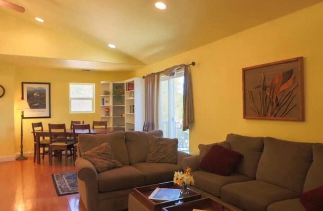 Beautiful 2 bedroom upstairs retreat on 20 acres