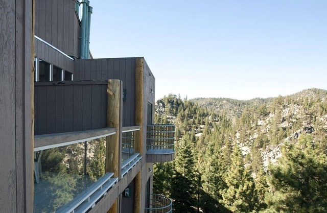 Beautiful 2 bedroom vacation home, sleeps 6