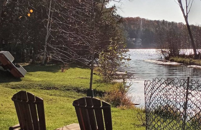 Beautiful 2 Bedroom Waterfront Cottage