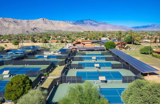 BEAUTIFUL 2 BR CONDO WITH GOLF COURSE AND MOUNTAIN VIEWS