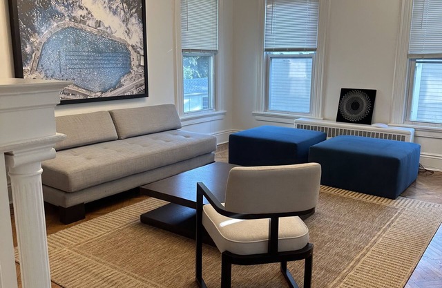 Beautiful 2BR apt in Beach community, close to train and hwys! Only 1hr to NYC!