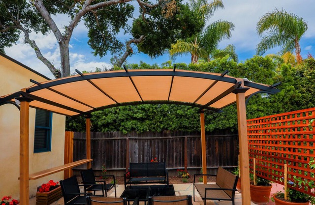 Beautiful 3 BD 2Bath Spanish Villa close to downtown.