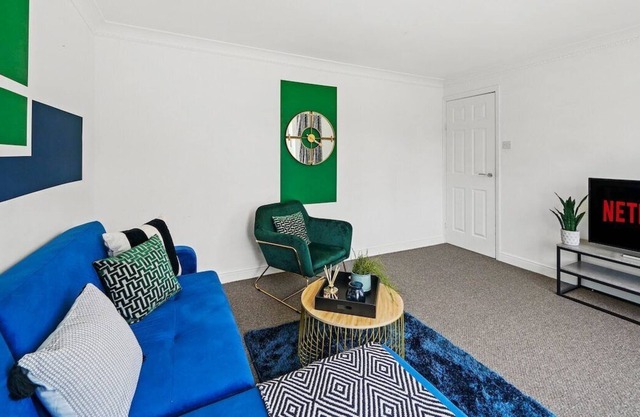 Beautiful 3 Bed House in Peterborough with Parking