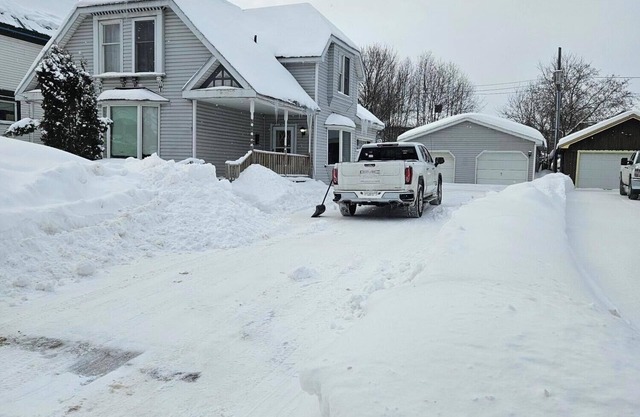 Beautiful Sault ste Marie property downtown close to the i-500 available