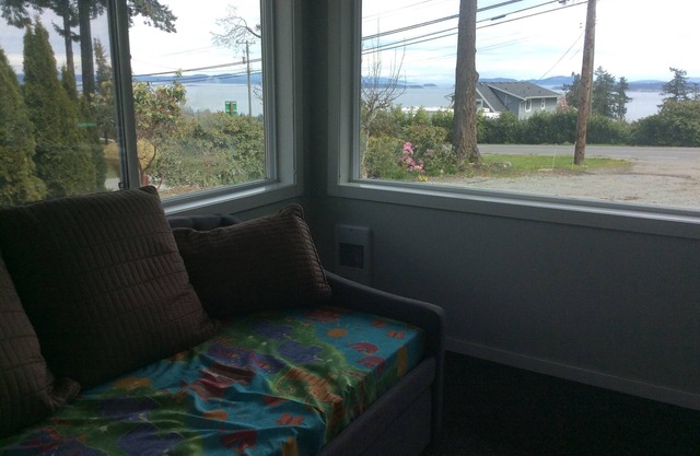 Beautiful 3 Bedroom 2 Bath House