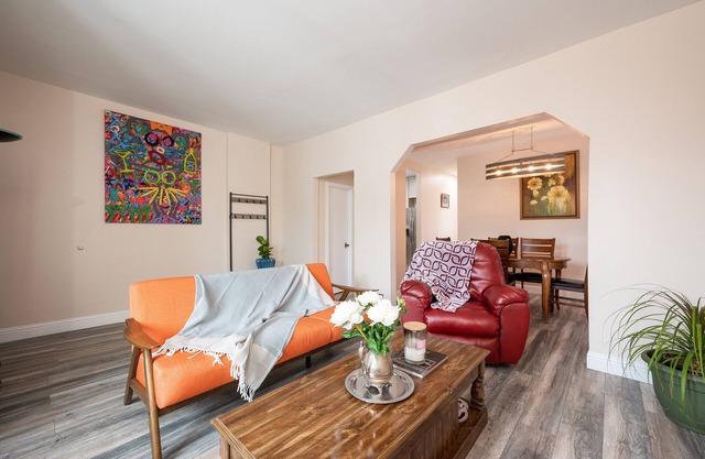 Beautiful 3 bedroom beach condo a block away from GG park