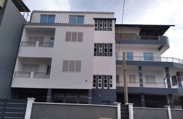 Beautiful 3-bedroom apartment with bathroom, toilet and washbasin. If