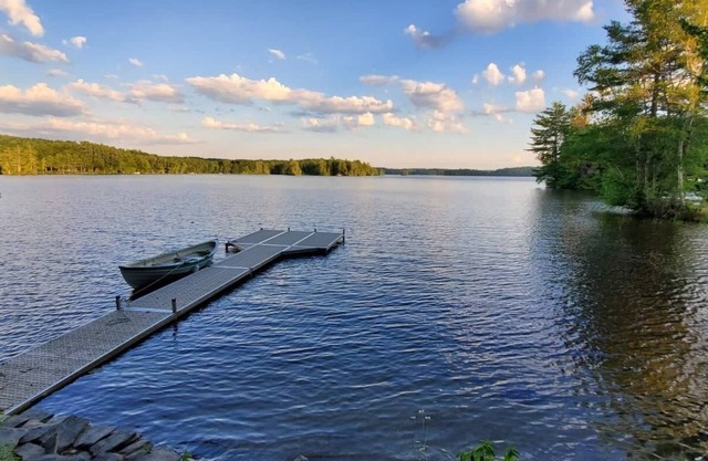 Beautiful 3 Bedroom Cottage on Damariscotta Lake