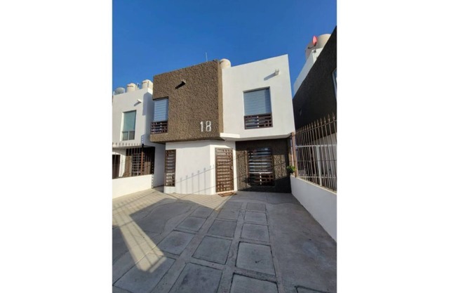 Beautiful 3-bedroom gated home - - 5 Min drive to MacroPlaza