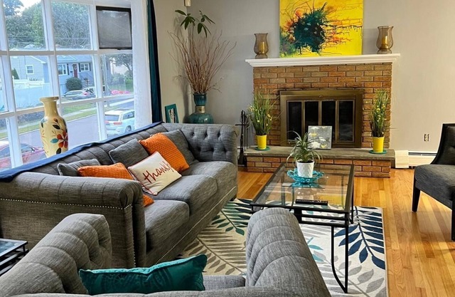 Beautiful 3 Bedroom Home Stratford CT Close to Train, I95, Beach & Shopping