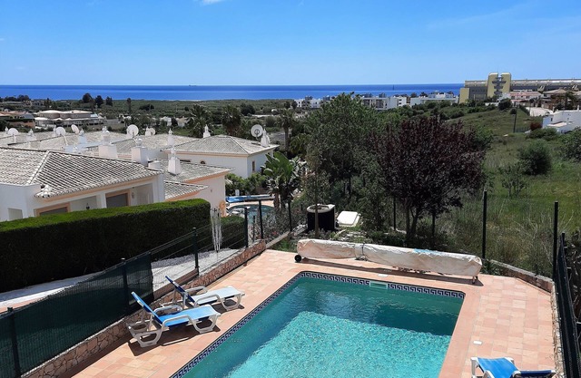 Beautiful 3 Bedroom linked villa with private pool and seaviews!