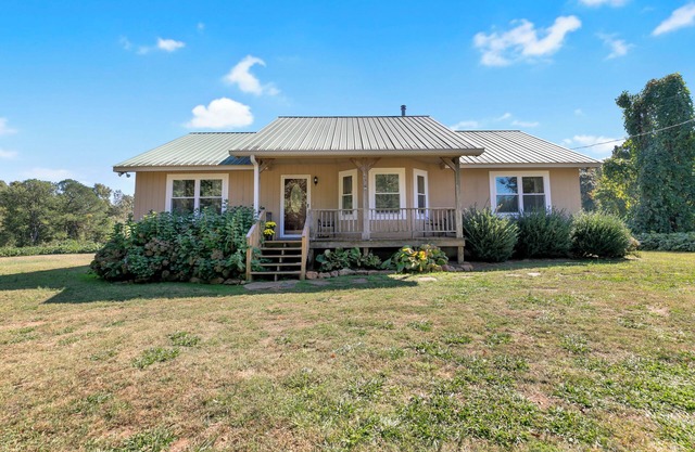 Beautiful 3-bedroom quiet country house in Ranburne, Alabama