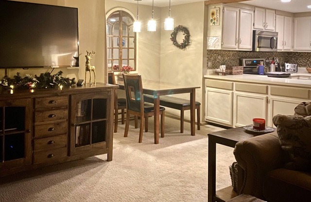Ski In Trailside Condo - Schritte entfernt von WaterPark & Ice Rink Discount Lift Tix