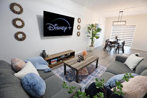 Beautiful 3 King Beds,Garage,Airport,Disney+