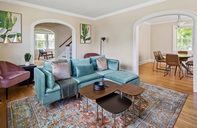 Beautiful 3BR House in Stamford + Fenced Yard