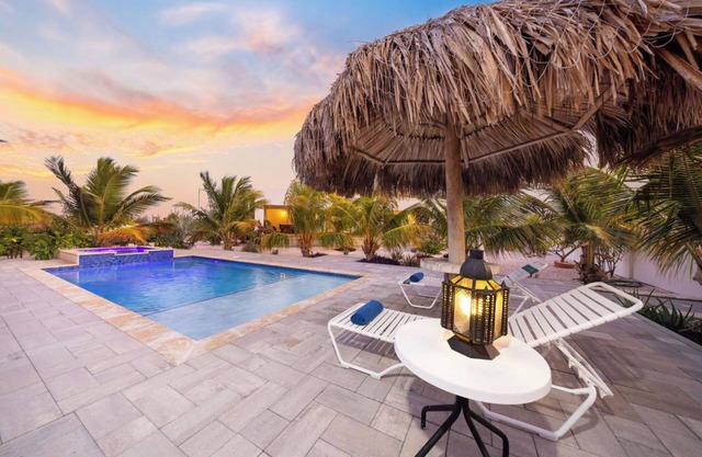 Beautiful 3BR2.5BA Villa w/Pool Close 2 Baby Beach