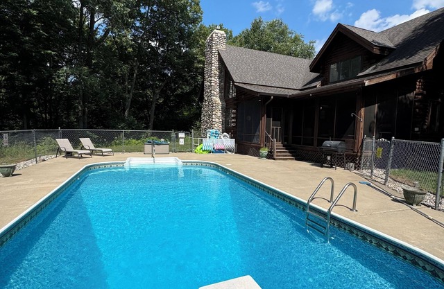 Beautiful 4-BD 9 bed house with heated in-ground pool, and fiber internet