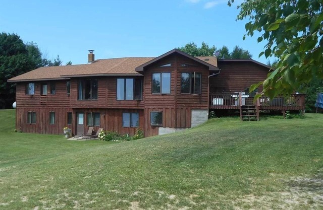 Wunderschöner 4 BDRM Retreat am Loon Lake mit Sauna und Sandy Shoreline!