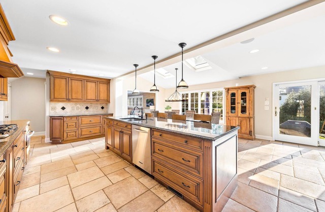 Beautiful 4 bed 3.5 bath colonial on tree-lined street in Fair Haven.