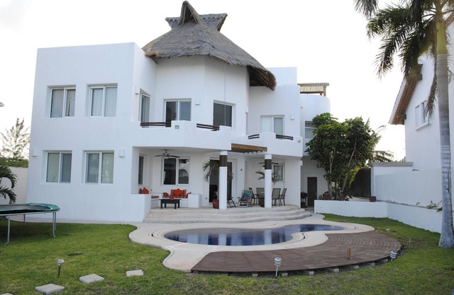 Schönes 4 Schlafzimmer Beach House an einem privaten und ruhigen Ort in Cancun