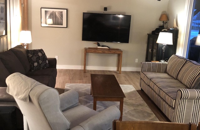 Beautiful 4 Bedroom Home on Lake Eugenia