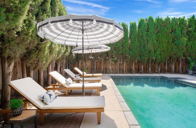 Beautiful 4 Bedroom Home Pool BBQ Pool Table