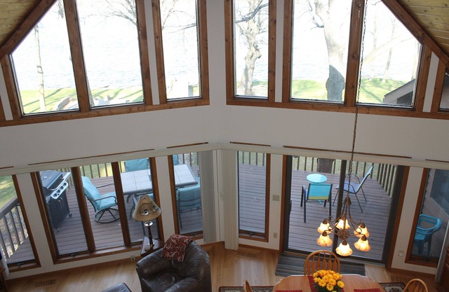 Beautiful 4 Bedroom Lake Home, on level lot, sandy beach, and beautiful views