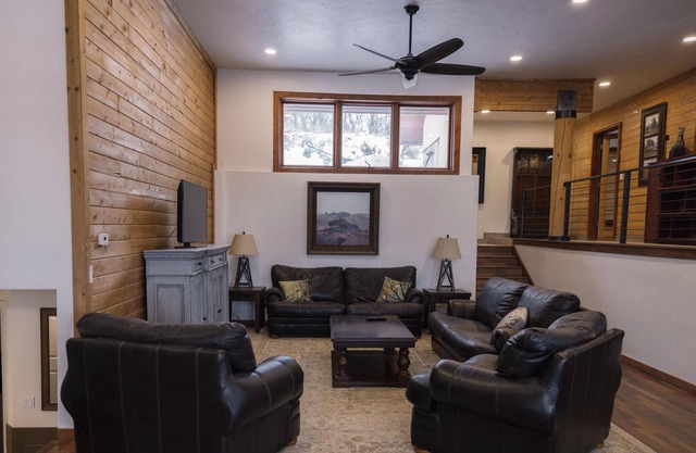 Beautiful 4 Bedroom Park City Home W Hot Tub