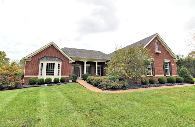 Schöne 4 BR, 4. 5 Bad, Executive Home w im Boden Pool & Handicap Accessible!