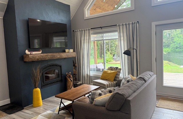 Beautiful 4 Season Cottage-Sauna,Canoe Kayaks