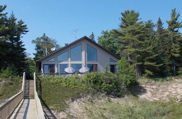 Schöne Lake Michigan Home auf 200 Meter unberührten Lake Michigan Beach
