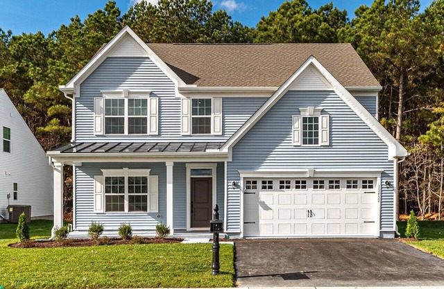 Beautiful 5 Bedroom Home in America's Coolest Small Town!