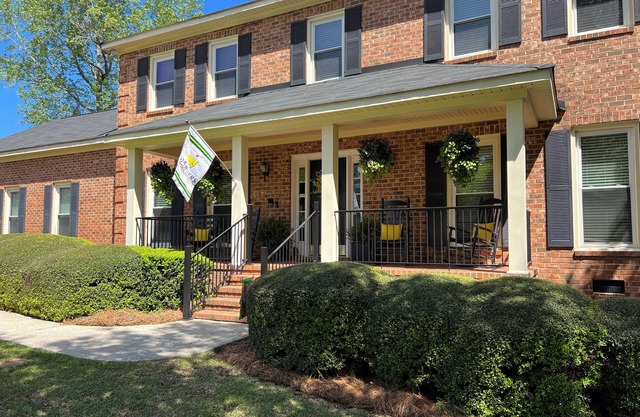 Beautiful 5 Bedroom Masters & ANWA Rental