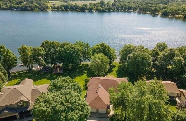 Beautiful 5 bedroom home - Alexandria Lake Latoka with many new updates!