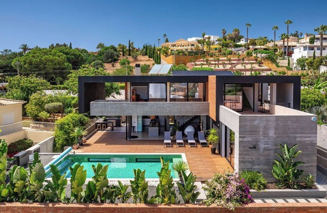 Beautiful 5 Bedroom Villa, Sleeps 12, Heated Pool, Games Room With Pool Windows