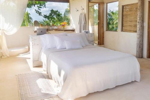 Beautiful 5 BR Beachfront Villa