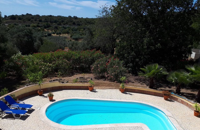Beautiful 6 p. private villa on a large estate, 10 minutes from the sea