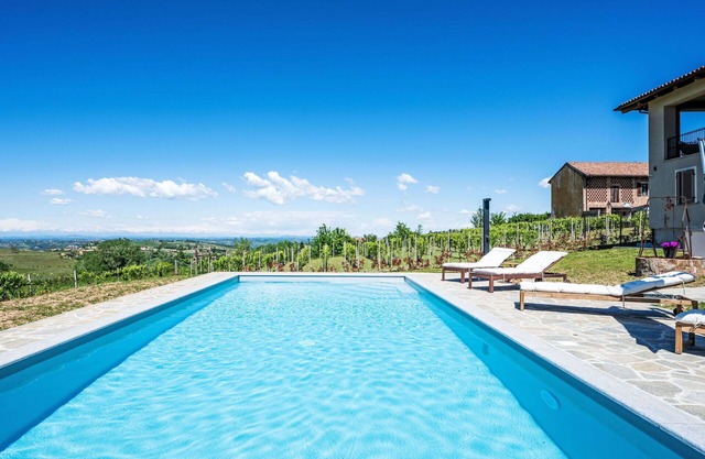 Gemütliche Wohnung für 4 Leute mit Pool, W-LAN, Klimaanlage, TV, Terrasse und Parkplatz