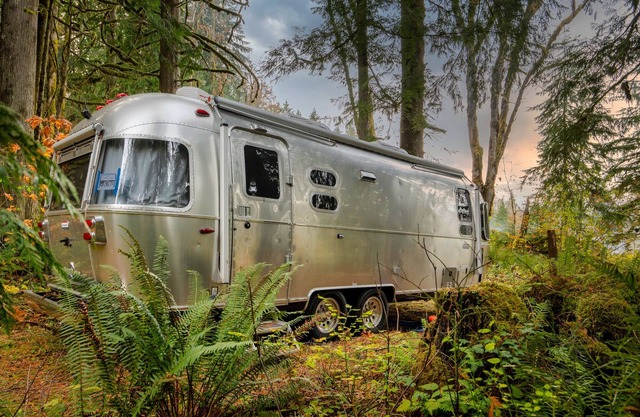 Beautiful Airstream on Highland Farms at Mt. Hood!