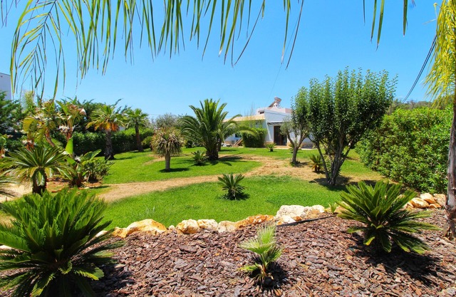 Beautiful Algarve Pool Villa Bali with a privat garden - 15min to beach
