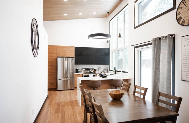 Beautiful and Bright Riverfront Cabin