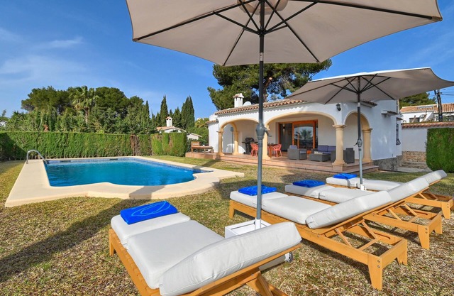 Schöne und komfortable Villa mit privatem Pool in Javea, Costa Blanca, Spanien für 4 Personen