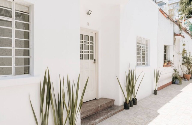 Beautiful and quiet Town House in la Condesa w/ Private Terrace