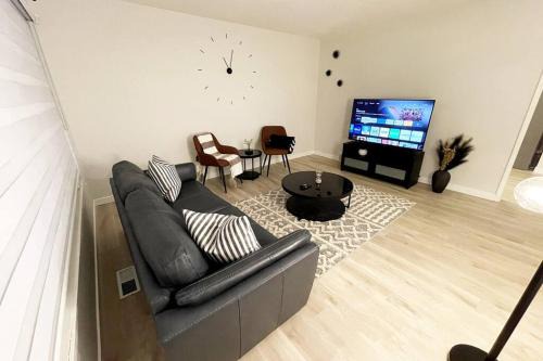 Beautiful and Spacious 3 BDR 3 Beds Home