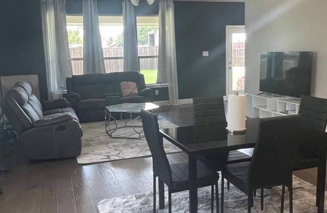 Beautiful and Spacious Home in Charming Forney with Fiber WIFI