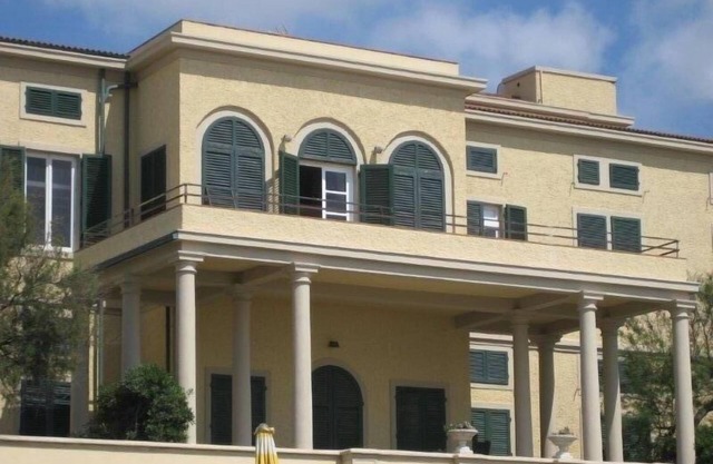 Schöne Ferienwohnung für 8-10 Personen in einer historischen Villa am Meer