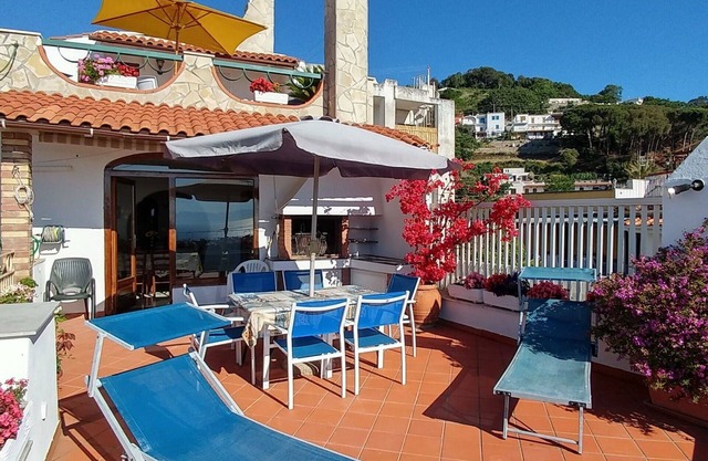 Gemütliche Wohnung für 9 Leute mit Klimaanlage, W-LAN, TV, Terrasse und Parkplatz