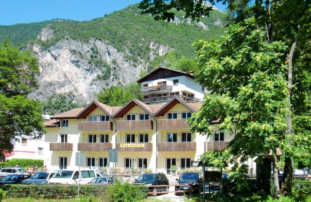 Schöne Wohnung für 4 Leute mit W-LAN, TV, Terrasse und Parkplatz
